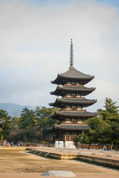 Sonbaharda Japon tapınağı