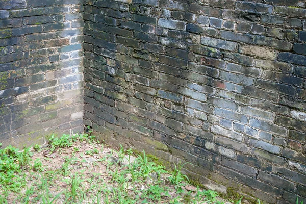 中国镇旧砖墙的角落 — 图库照片