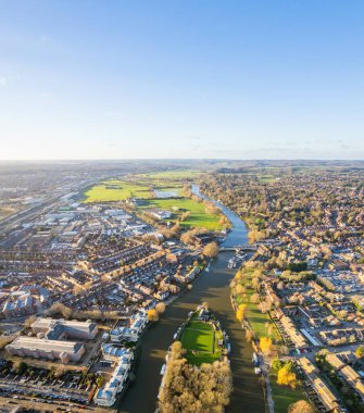 Şehir merkezi ve Reading Caversham. İngiltere 'de Berkshire. Hava görüntüsü, uk