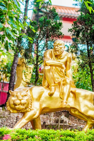 Hong Kong buddhizmus templom Isten szobra — Stock Fotó