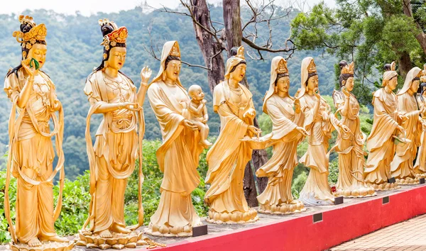 Статуя Бога в храме буддизма Гонконга — стоковое фото