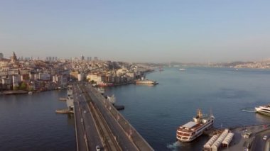 Türkiye, İstanbul sehri üzerinde insansız hava aracı, cami, evler, İstanbul 'un dönüm noktaları