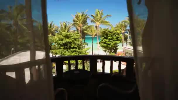 Avvicinamento al balcone della camera d'albergo a Boracay — Video Stock