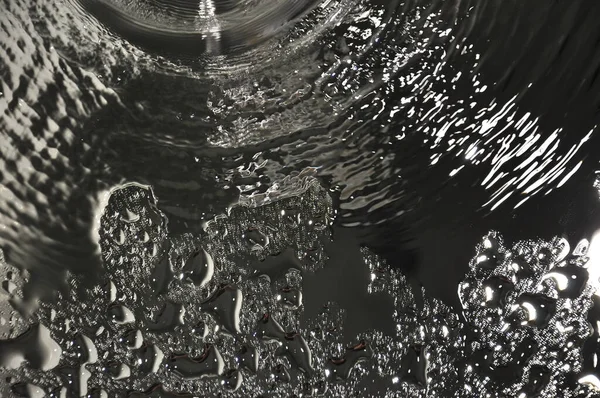 Wassertropfen Auf Einem Spiegel — Stockfoto