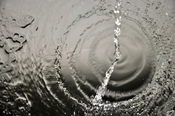 Das Bild Mit Dem Fallenden Wasserstrahl Monochrome Textur — Stockfoto