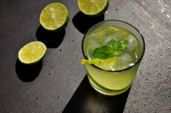 Citronnade Dans Verre Menthe Lime — Photo