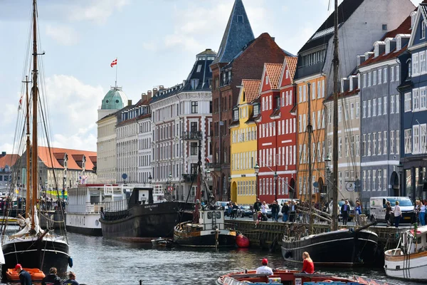 Copenhagen, Denmark. Scenic summer view of Nyhavn pier. — Stock Photo, Image