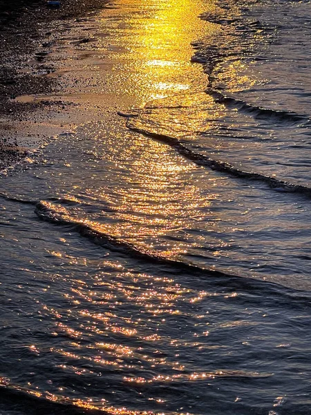 Amazing beach sunrise and incredible foamy waves. — Stock Photo, Image