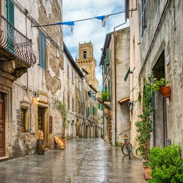 Vicolo nel centro storico Pitigliano Toscana Italia — Foto Stock