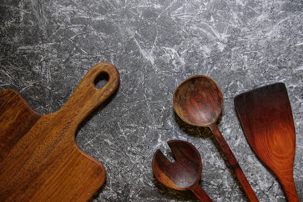 Wooden Cooking Utensils Concrete Texture Concept Background — Stock Photo, Image