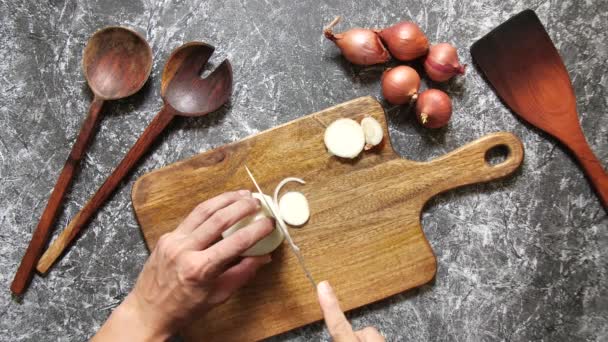Top Angle Chef Using Knife Cutting Fresh Raw Onions Next — Vídeos de Stock