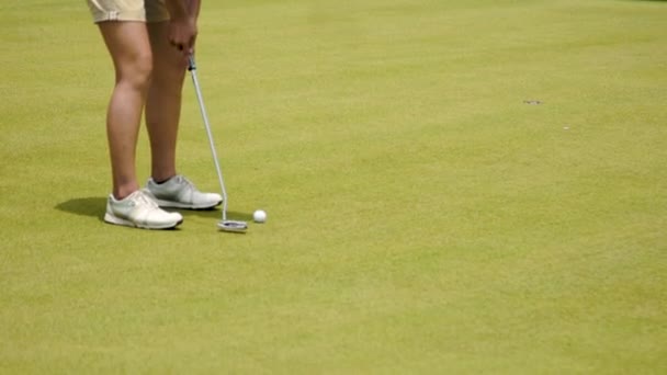 Kuala Lumpur Malasia Mac 2019 Joven Golfista Balancea Conductor Para — Vídeo de stock