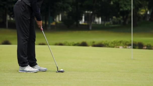 Kuala Lumpur Malasia Mac 2019 Joven Golfista Balancea Conductor Para — Vídeos de Stock