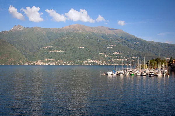 Barcos en el lago Como — Foto de Stock