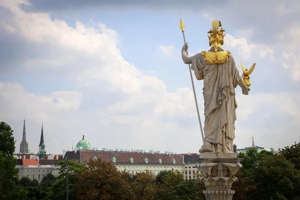 雅典娜雕像维也纳 — 图库照片
