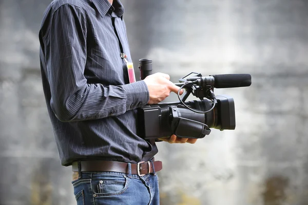 Video camera man with camera — Stock Photo, Image