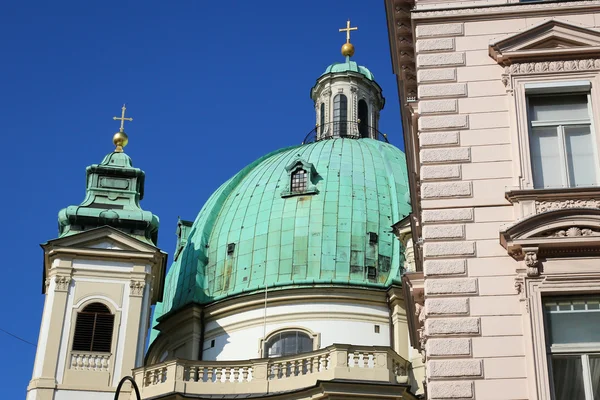 La Peterskirche (Chiesa di San Pietro) a Vienna, Austria . — Foto Stock