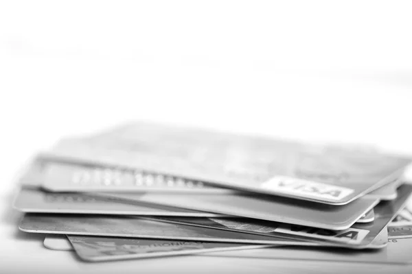 Grupo de tarjetas de crédito en fondo blanco — Foto de Stock