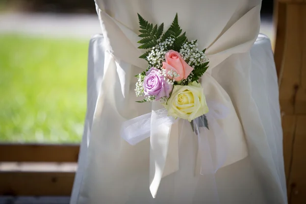 Wedding Chair Covers with Fresh Roses — Stock Photo, Image