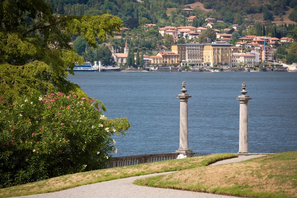 Blick auf den schönen Park der Villa Melzi — Stockfoto