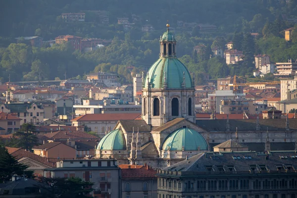 Duomo di Como sul Lago di Como — Foto Stock
