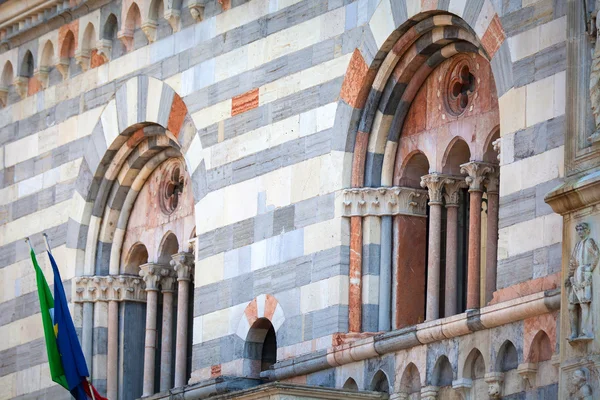 Catedral de Como en el Lago de Como —  Fotos de Stock