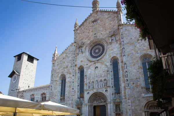 Catedral de Como en el Lago de Como —  Fotos de Stock