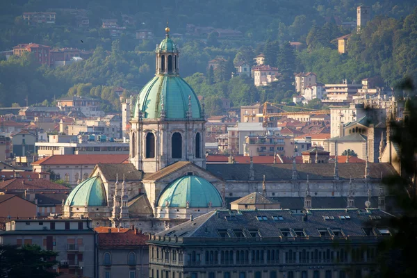 Duomo di Como sul Lago di Como — Foto Stock