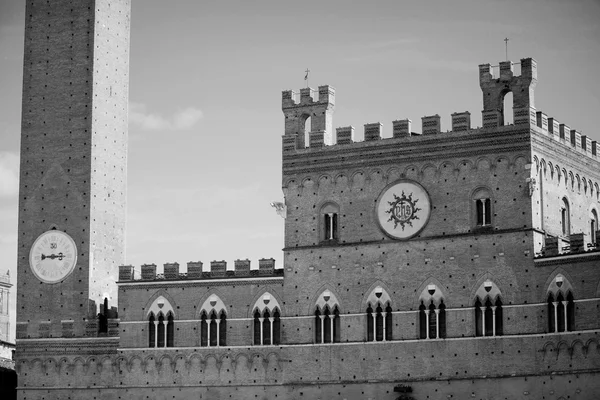 Το Palazzo στάθμευσης e Torre del Mangia — Φωτογραφία Αρχείου
