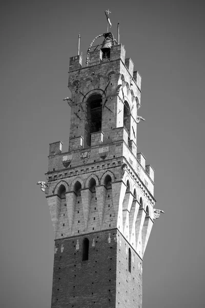 Siena, Olaszország. Torre del Mangia torony — Stock Fotó
