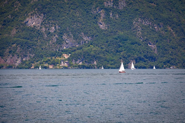 Lago de Como em um dia de verão — Fotografia de Stock