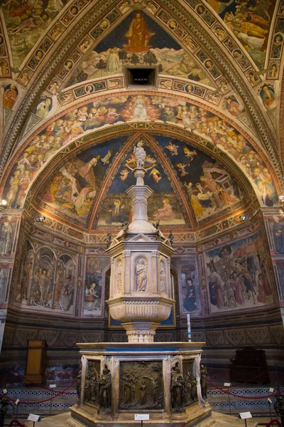 Catedral de Siena en Toscana, Italia — Foto de Stock