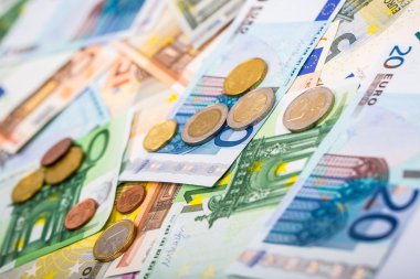 Closeup banknot ve madeni paralar