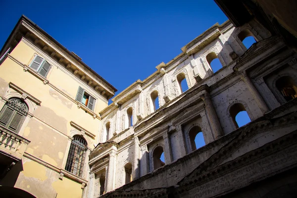 Puerta medieval de la ciudad, Verona —  Fotos de Stock