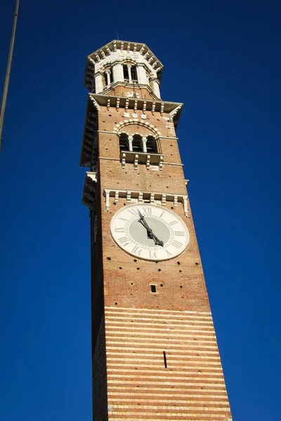 Lamberti-Turm in Verona — Stockfoto