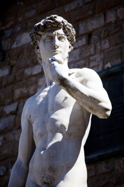Floransa'da Michelangelo'nun David kopyasını