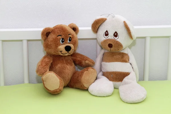 Dois ursos de pelúcia — Fotografia de Stock