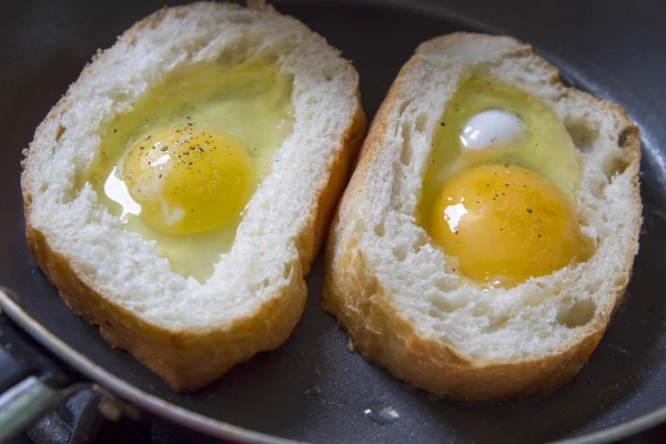 煎的鸡蛋面包 — 图库照片