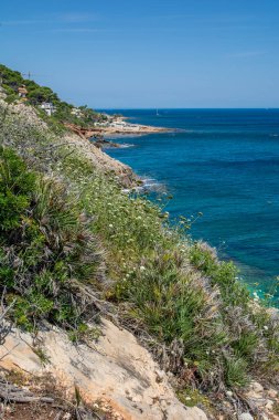 Sahil manzarası güzel..