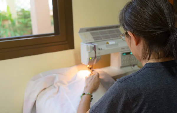 Close Hands Senior Woman Using Sewing Machine Sew Clothes Home — Stock Photo, Image