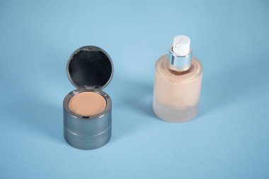 Masadaki temel ve kapatıcı