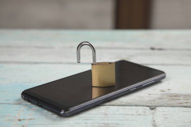 Telefonun kilidini aç.