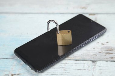 Telefonun kilidini aç.