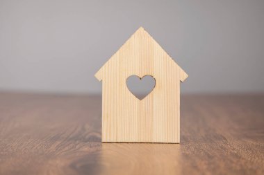 Masada kalp penceresi olan ev modelleri