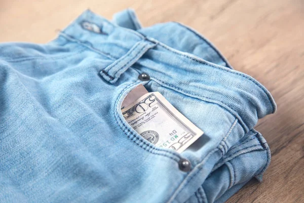 Soldi Nella Tasca Del Jeans Blu — Foto Stock
