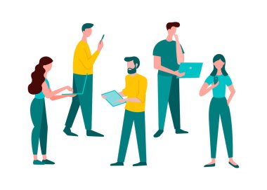 Elinde aletler olan bir grup insan.