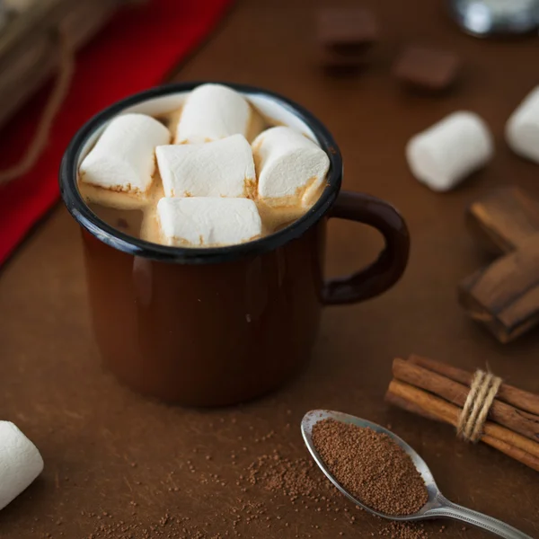 Varm choklad och marshmallows — Stockfoto