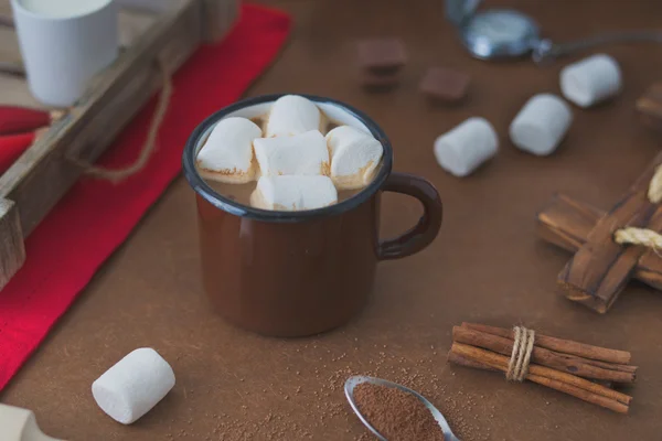 Varm choklad och marshmallows — Stockfoto