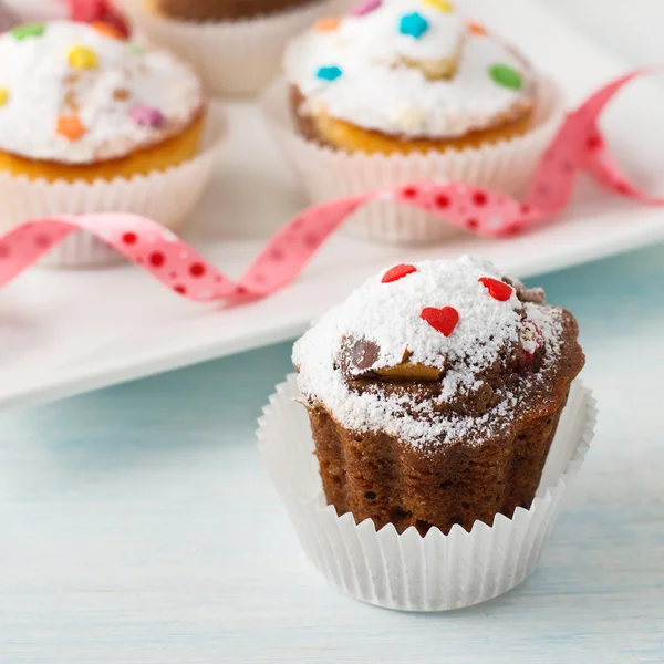 Chocolate and Vanilla Muffins — Stock Photo, Image