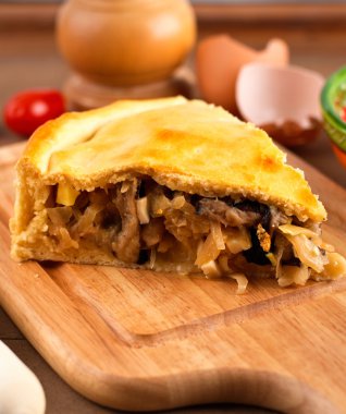 lahana ve mantarlı börek
